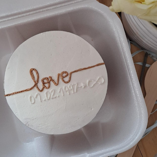 Bentô cake com inscrição love