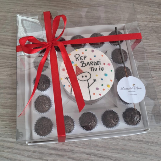 Kit Bentô Cake com 16 docinhos